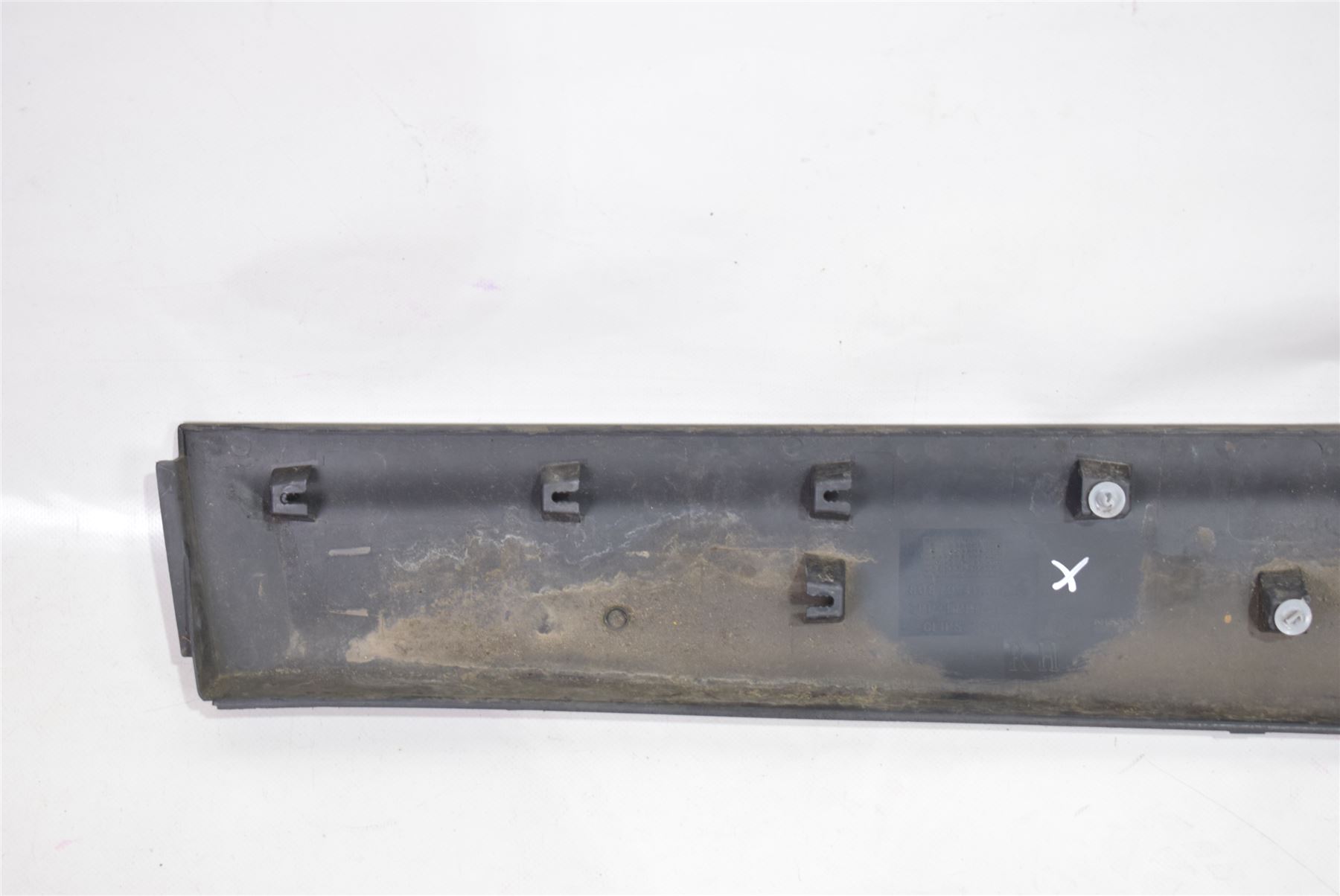 NISSAN QASHQAI RIGHT OFFSIDE FRONT DOOR MOULDING TRIM 808704EA0A 2014