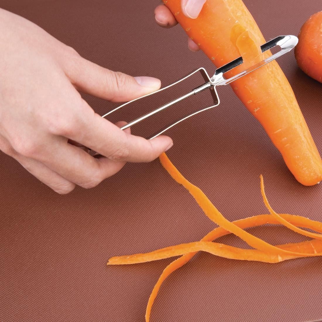 Vogue Swivel Peeler - D051