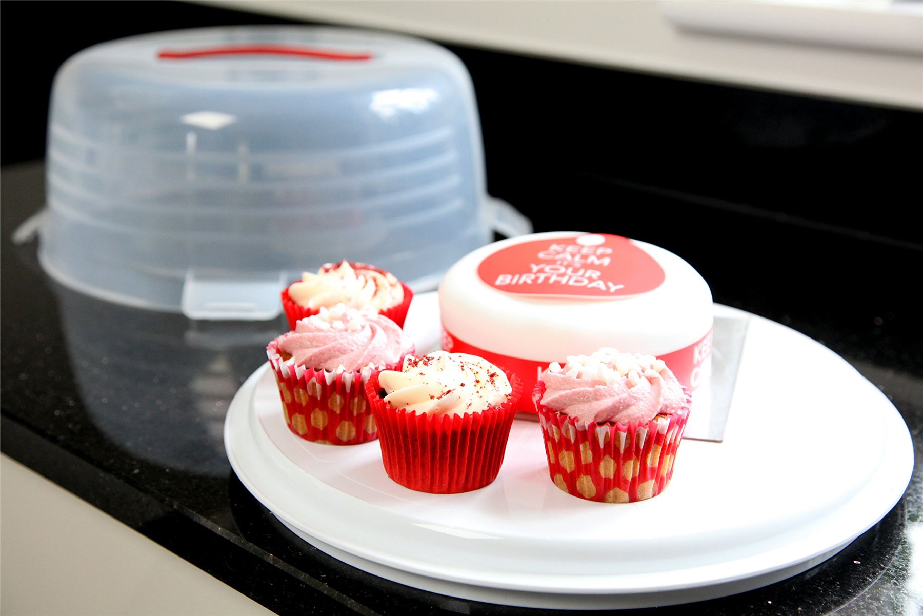 Curver Round Cake Box White Clip Lock Base Dishwasher Safe Kitchenware - 350mm