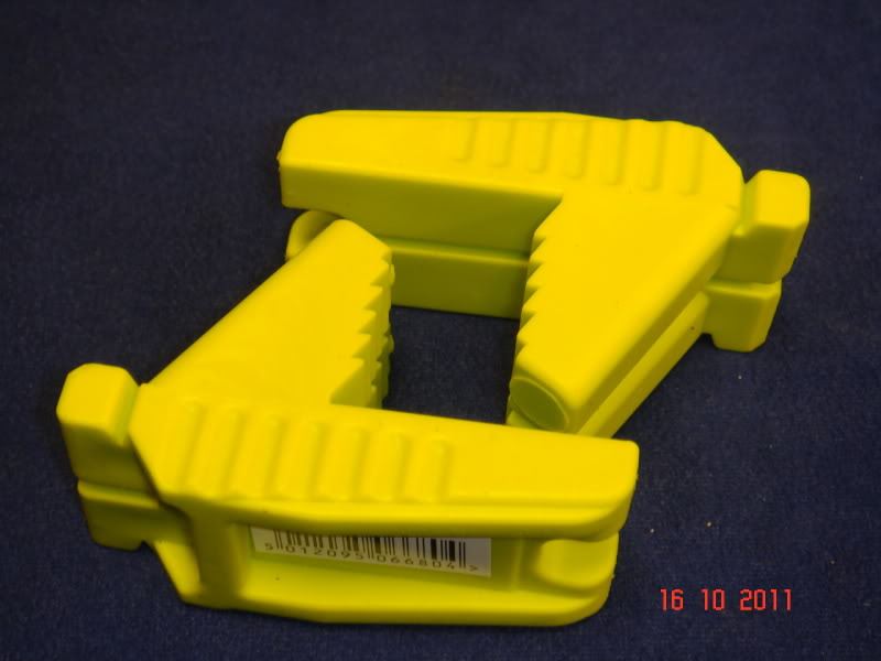 3 X PAIRS OF SPEAR /& JACKSON RUBBER CORNER LINE BLOCKS SJ RLB OY YELLOW