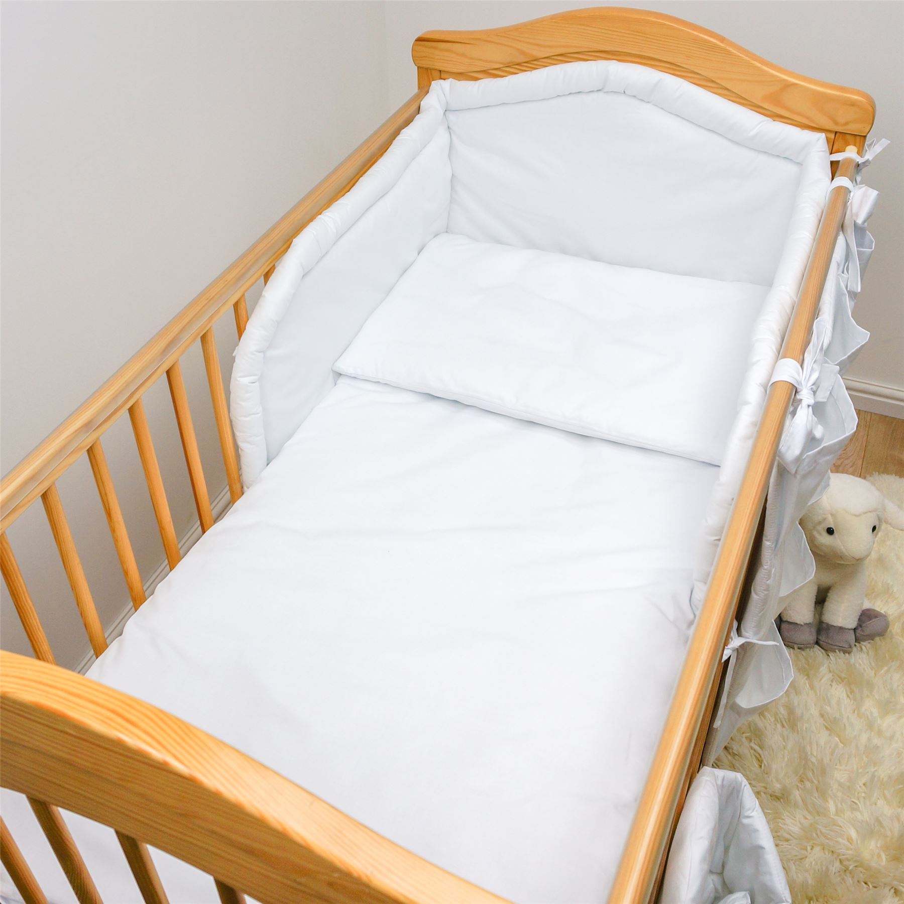 plain nursery bedding