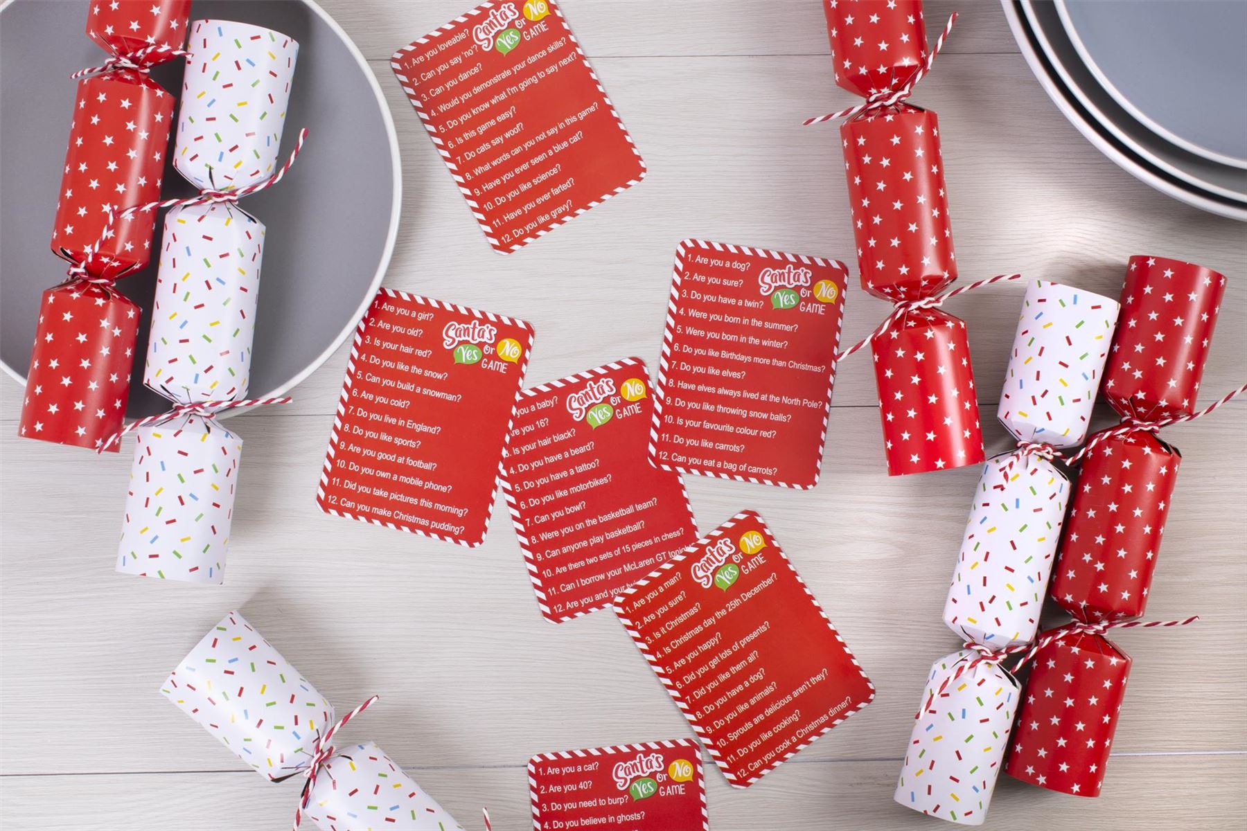 Interactive Christmas Crackers Box 6 Mini Family Game Chistmas Time Recyclable - Picture 23 of 23
