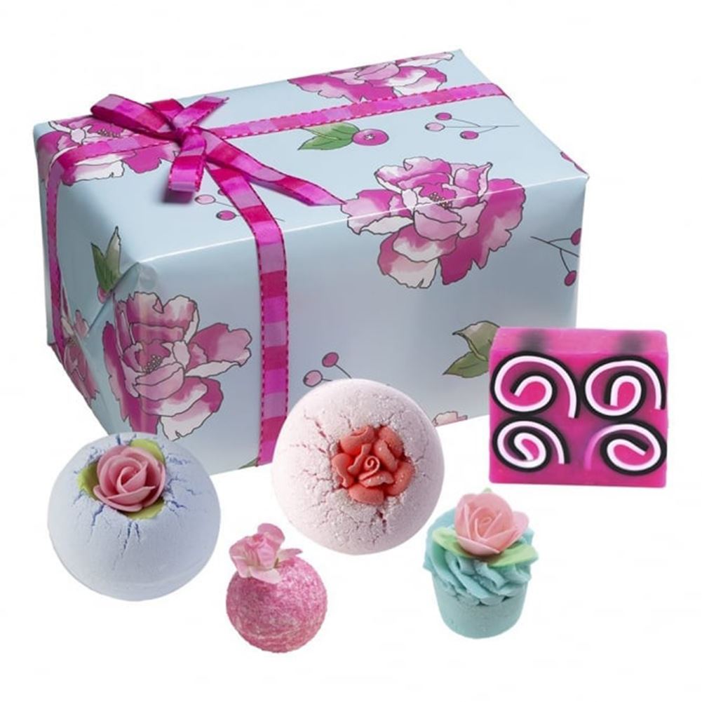 Bomb Cosmetics Wrapped Christmas Xmas Gift Pack Set Handmade Soap Bath
