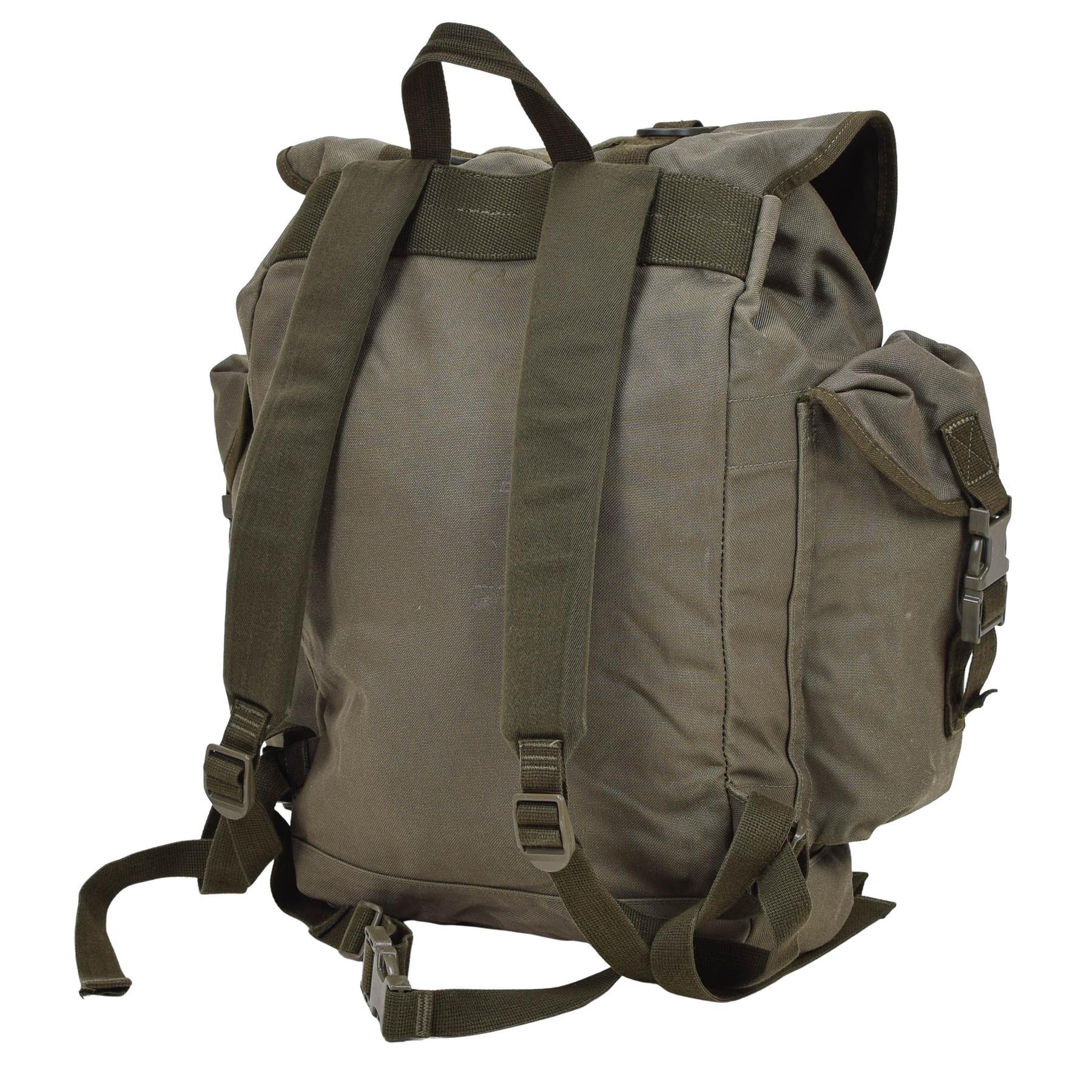 15.6 laptop tablet backpack bebp 215 black Targus 15.6" Urban Convertible Backpack (Black) TBB595GL