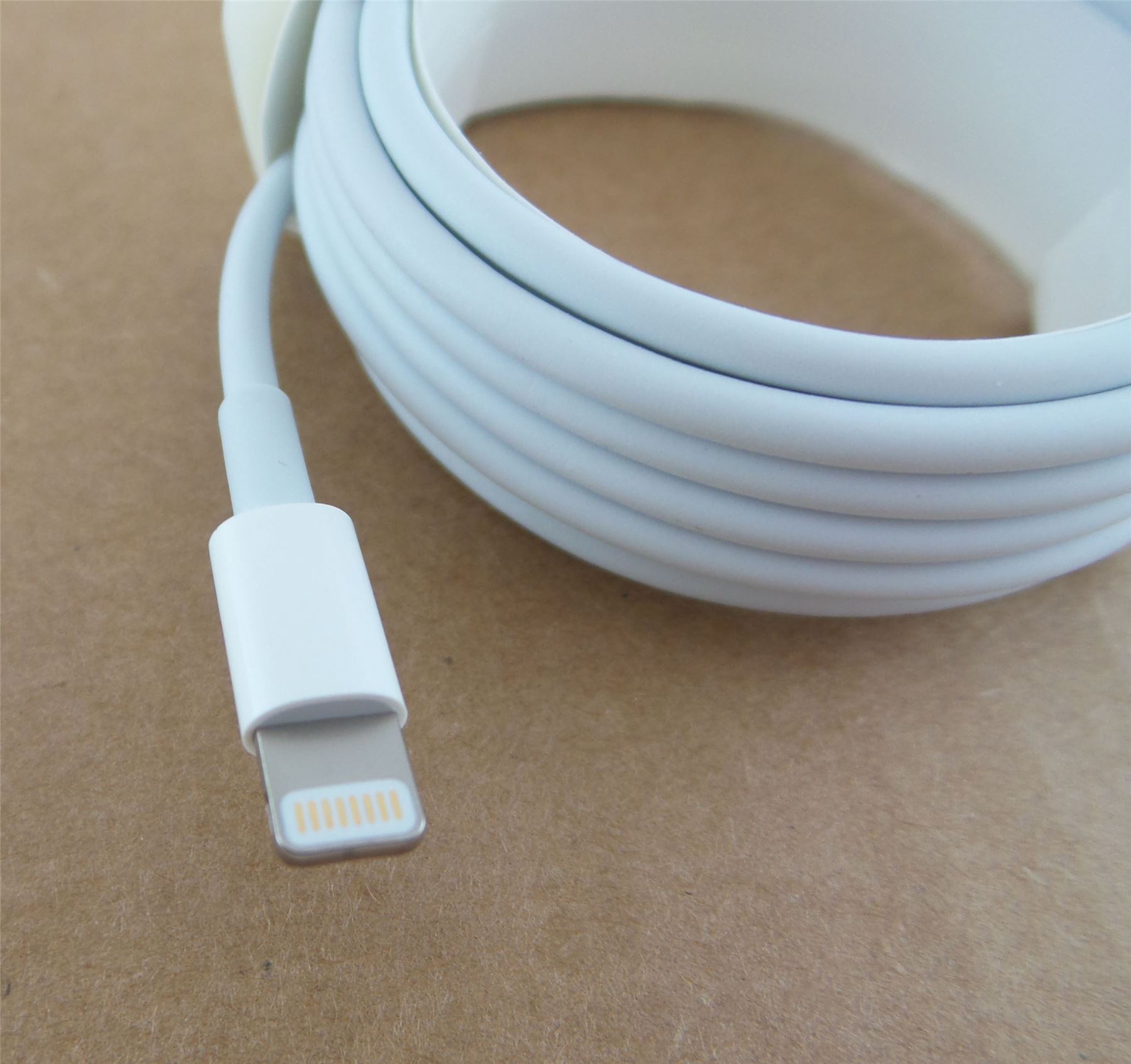 Apple Lightning to USB Sync Cable MD819AM/A for iPod iPhone 6.6' 2m