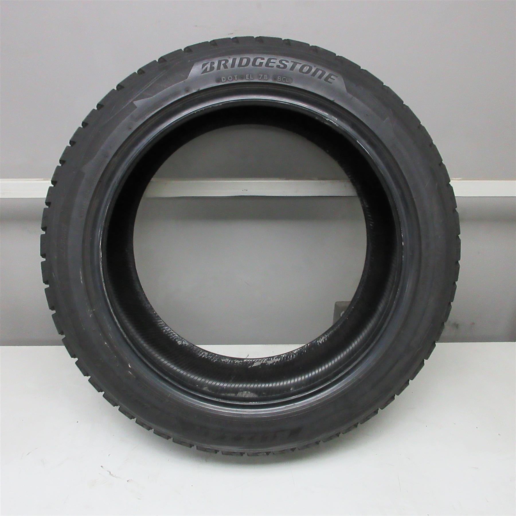 275/45R20 Bridgestone Blizzak DM-V2 110T Used Tire (12/32nd) NO 275/45R20 Bridgestone Blizzak DM-V2 110T Used Tire (12/32nd) NO