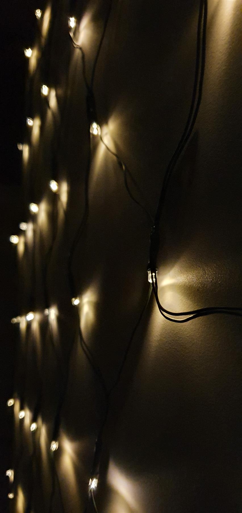 Vinsani 105 LED Solar Powered White Net Lights Outdoor Garden Fairy