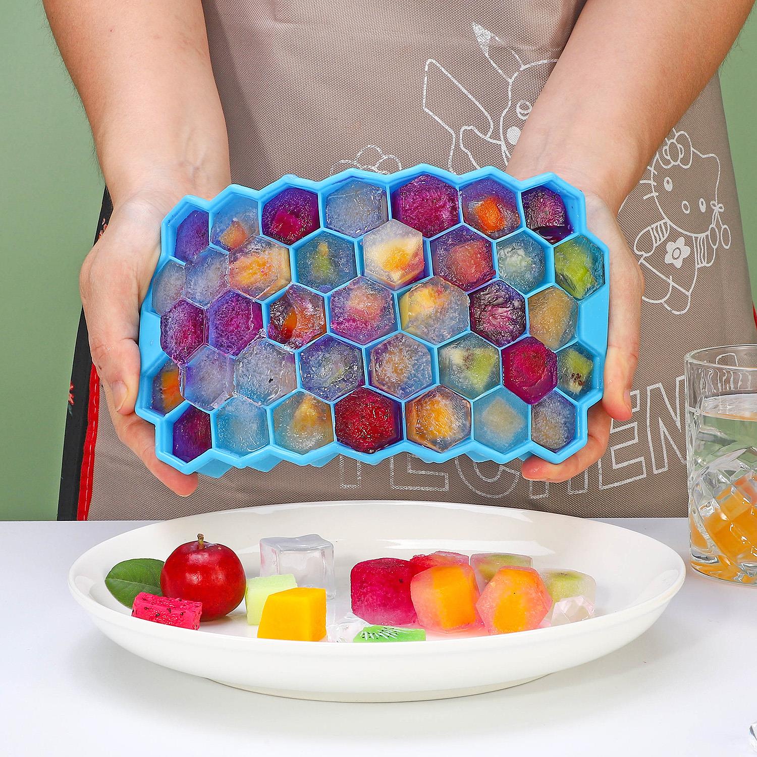 Vinsani 2 Pack Ice Cube Hexagon Silicone Tray with Clear Removable Lids - Picture 5 of 24