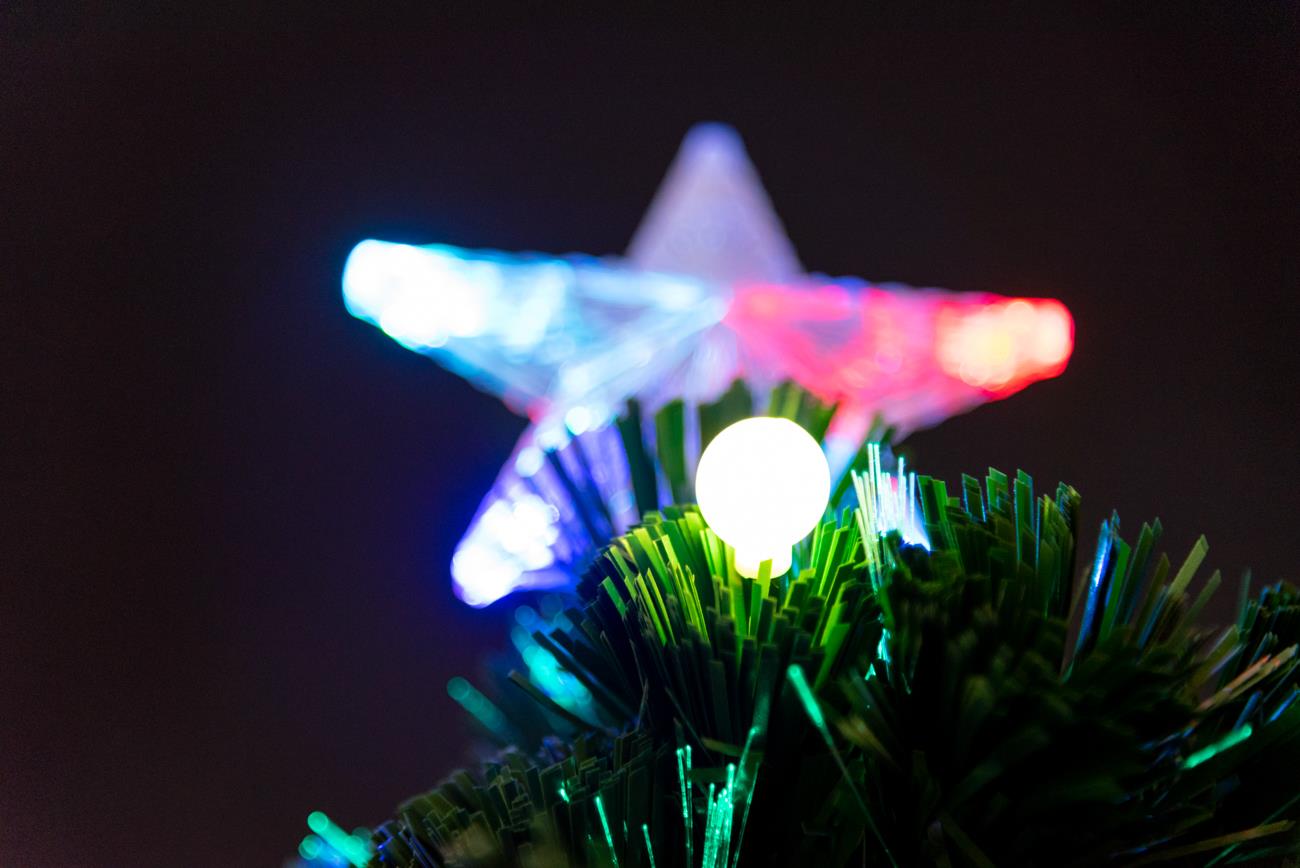 Christmas Tree Pre-Lit Fiber Optic Pine LED Lights Xmas Home Decor Berries 2-6FT - Picture 28 of 48