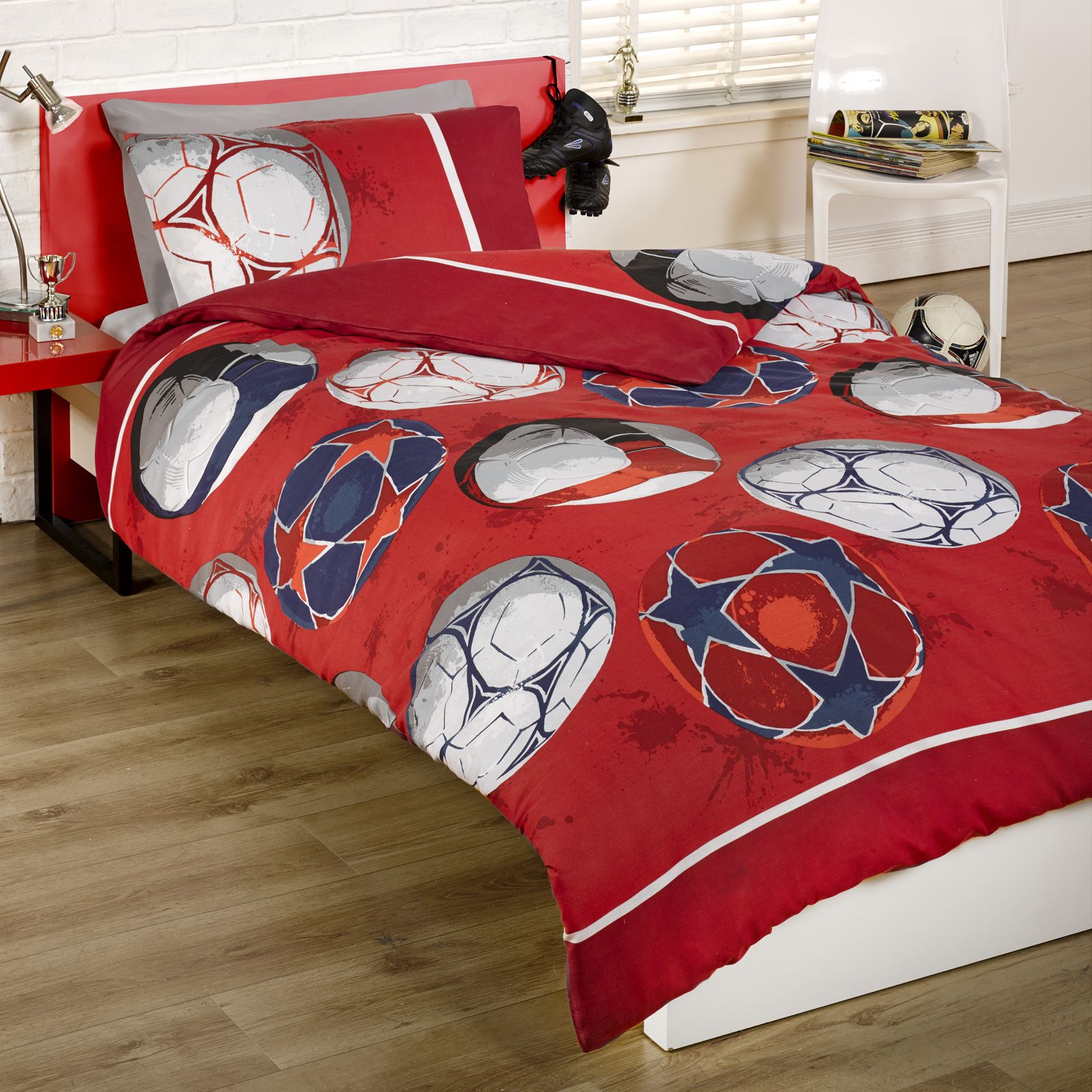 FOOTBALL BEDDING SINGLE DOUBLE DUVET COVER / CURTAINS / FITTED SHEET