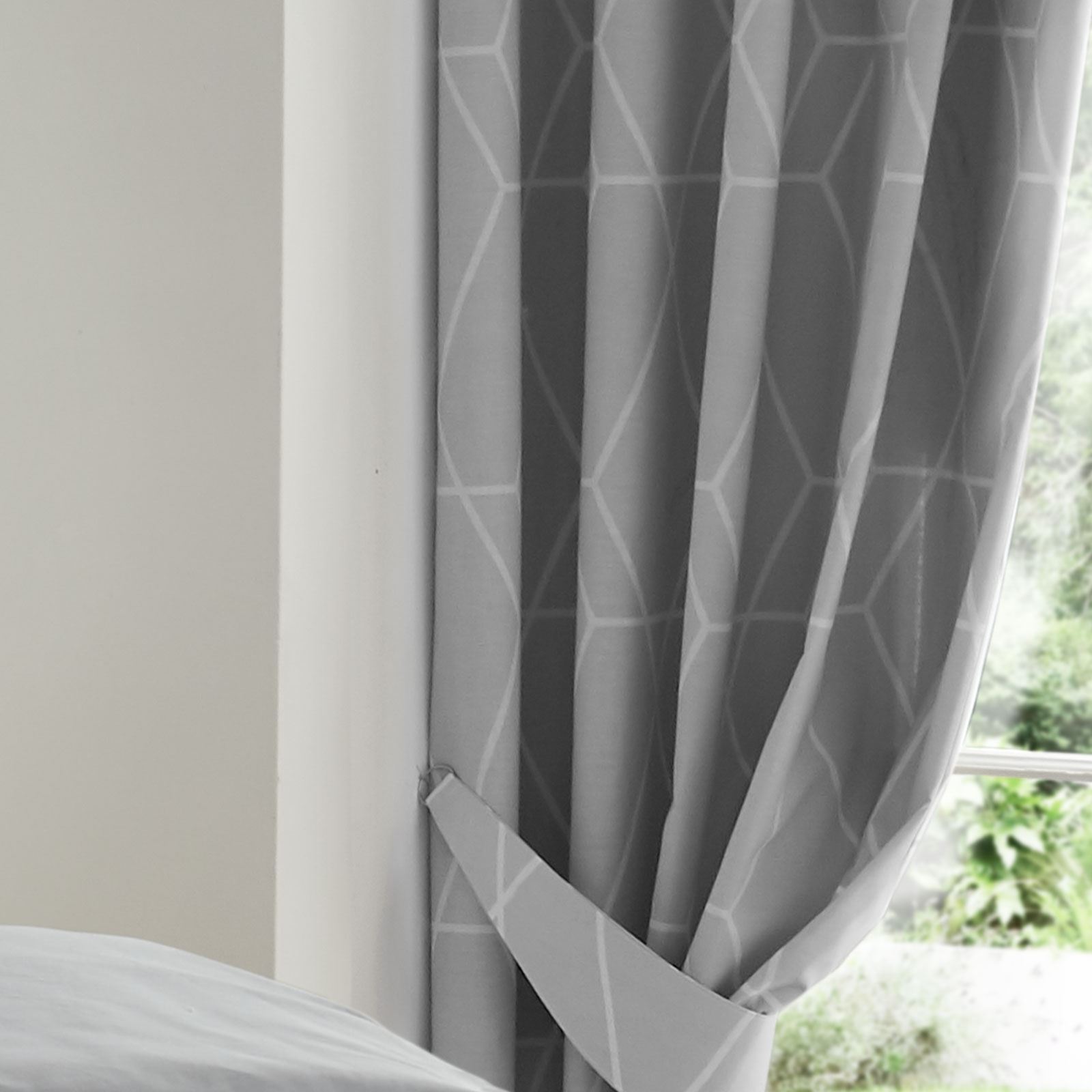 metro-geometric-diamond-lined-curtains-with-tie-backs-grey-72-drop-ebay