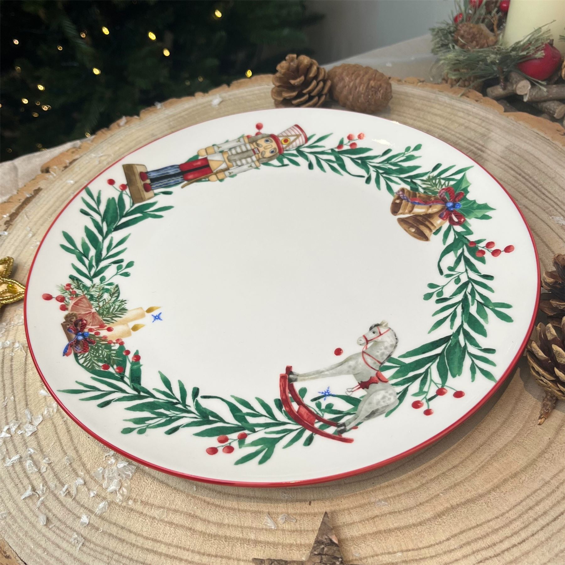 Pack of Nutcracker Christmas Plates | Festive Round Ceramic Plates - 27cm - Picture 10 of 15