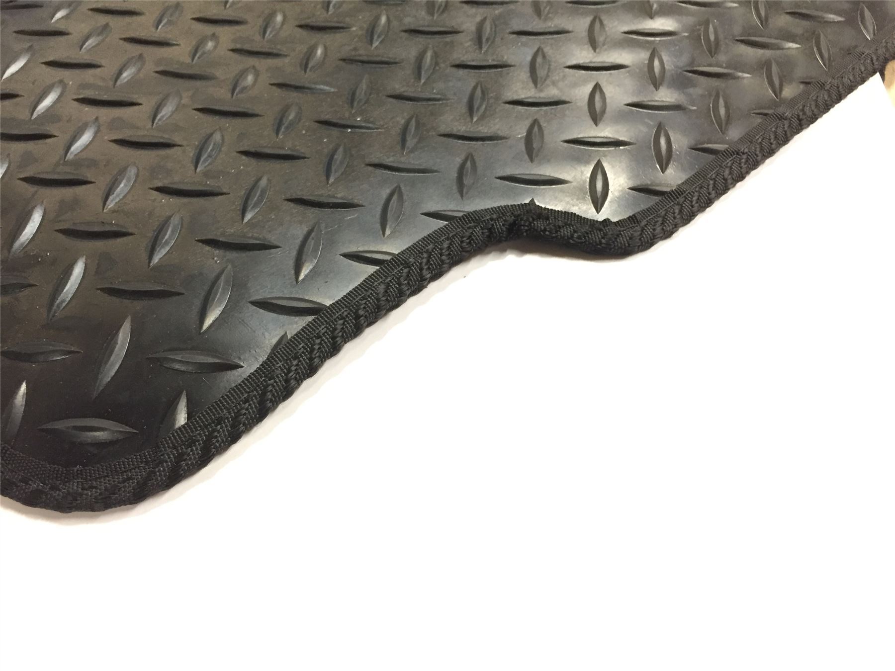 Fully Tailored Black Rubber Car Mats for Mercedes Vito 03> Set of 1