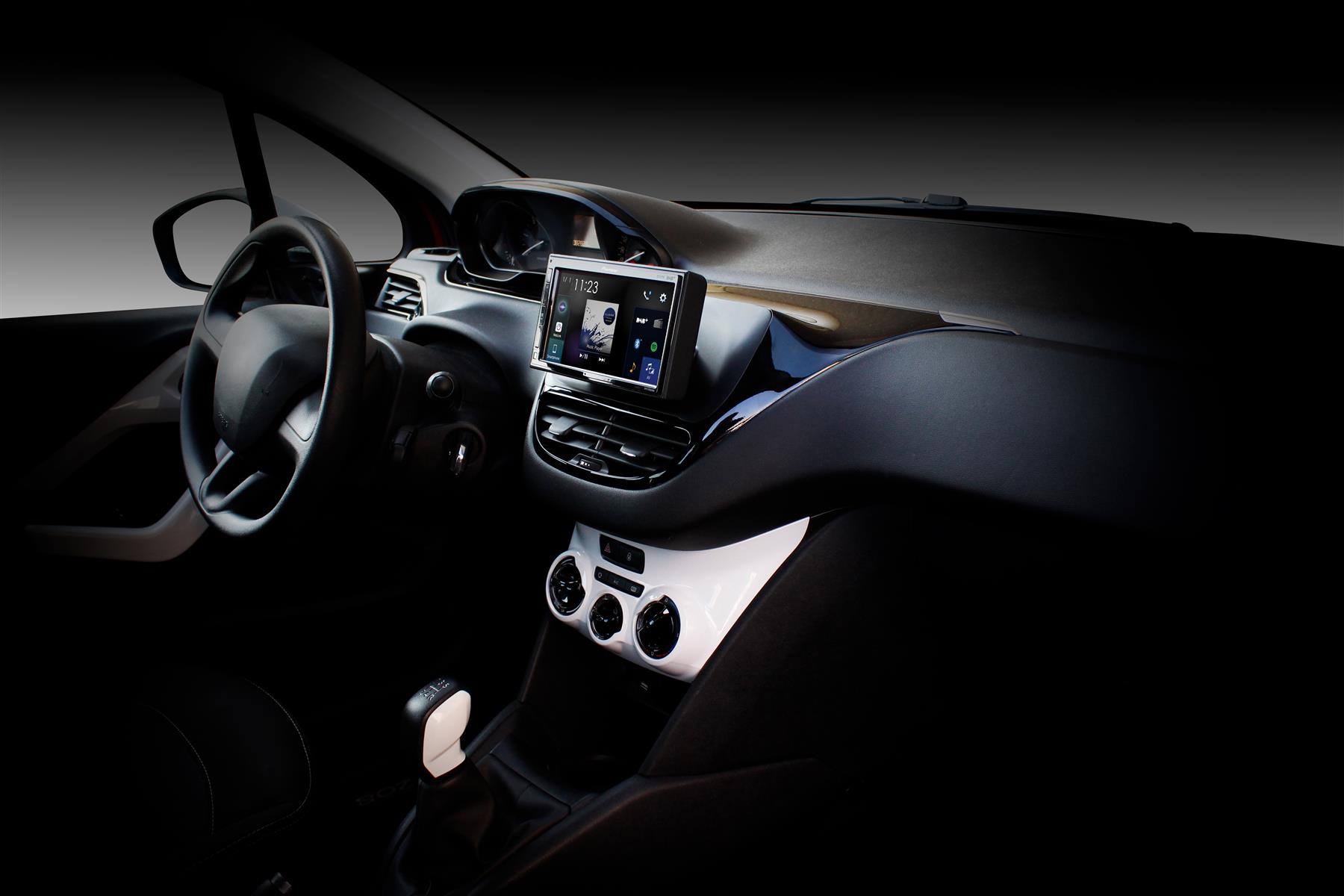 Peugeot 208 магнитола
