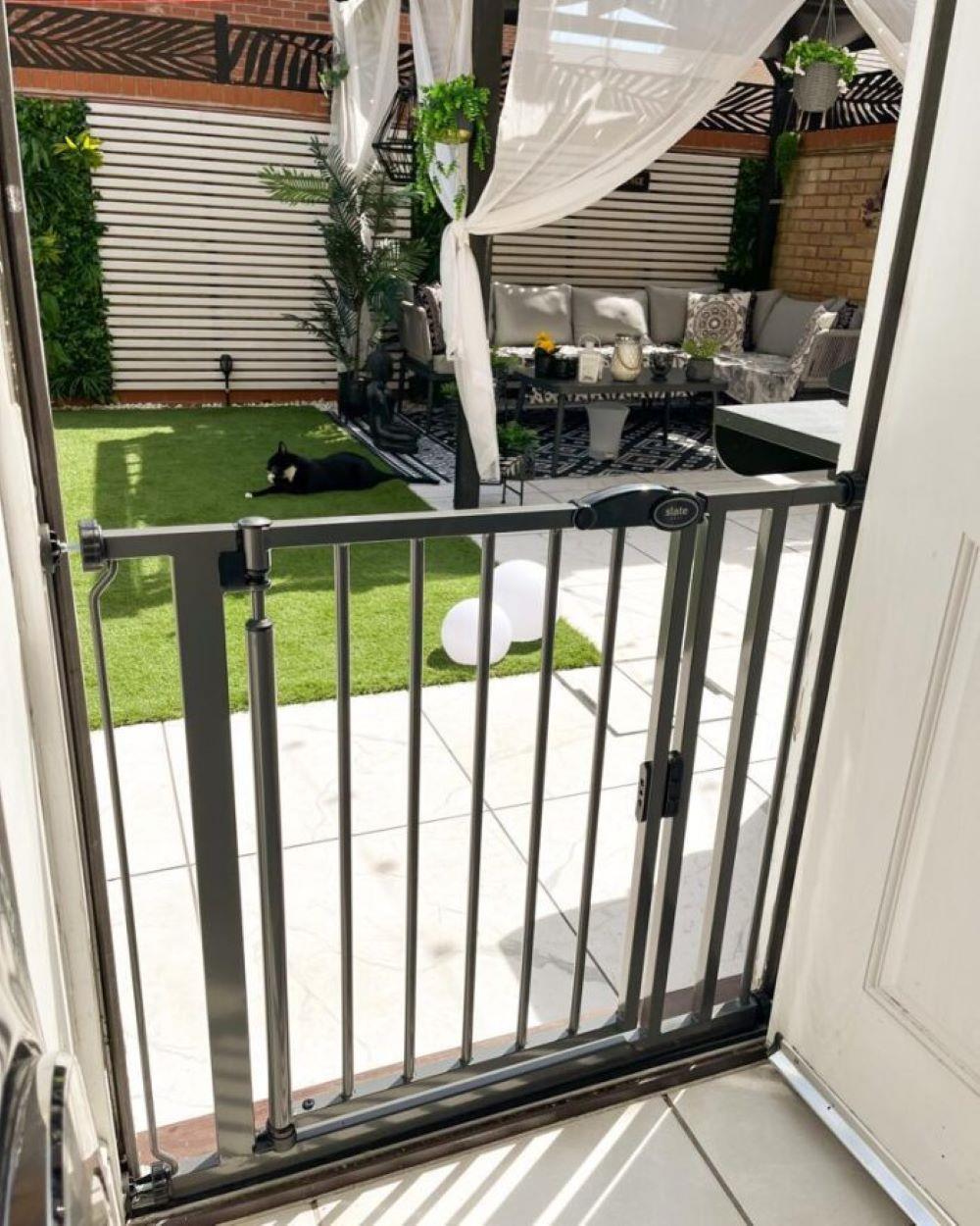 Safetots Baby Gate, Self Closing Safety Gate, White Pressure Range 75cm - 161cm - Produktbild 4