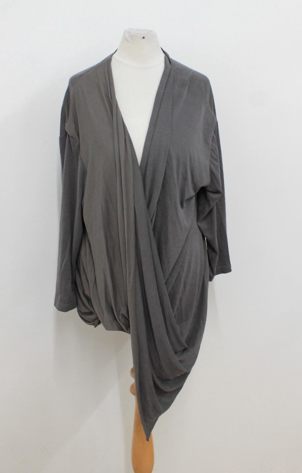 BNWT MORRISON donna a maniche lunghe scollo a V grigio scuro Orlo Asimmetrico Top Taglia XS BNWT MORRISON donna a maniche lunghe scollo a V grigio scuro Orlo Asimmetrico Top Taglia XS