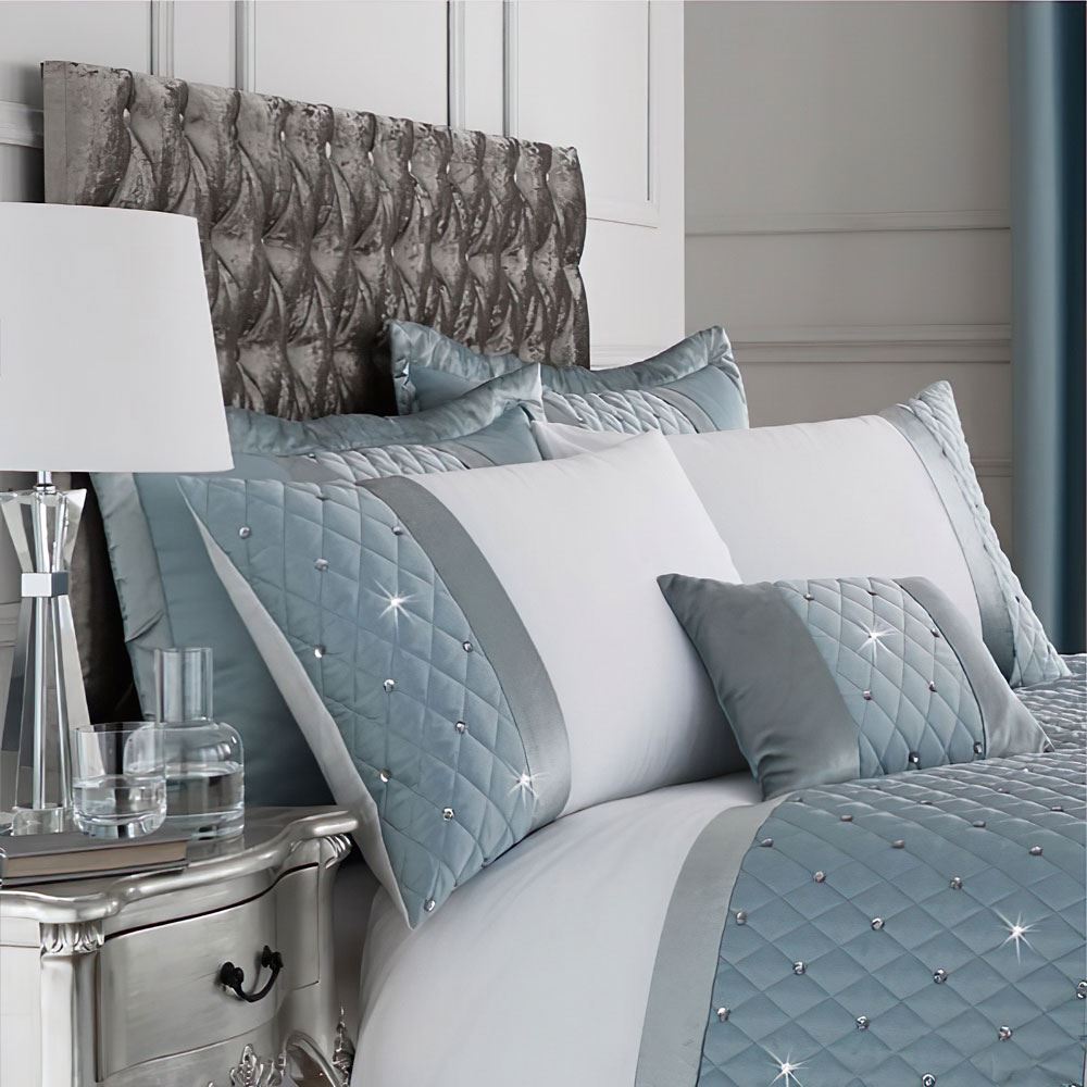 Catherine Lansfield Sequin Cluster Embellished Bedspread 240x260cm Bedding UK - Produktbild 1