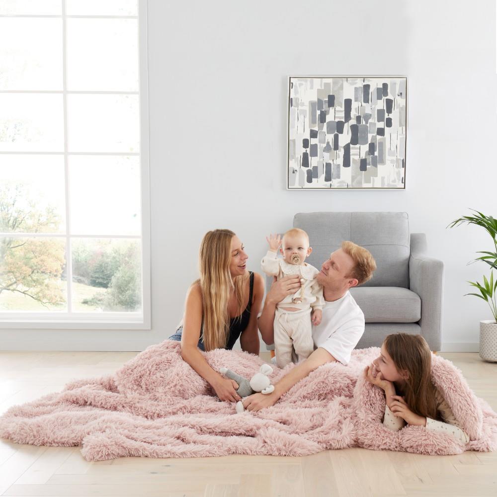 Catherine Lansfield Large Cuddly Deep Pile Faux Fur 245x280cm Blanket Throw - Produktbild 4