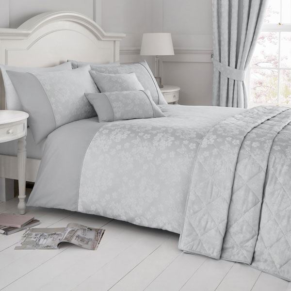 Serene Blossom Floral Jacquard Quilted Bedspread 220x240cm Bedding Coverlet UK - Produktbild 1