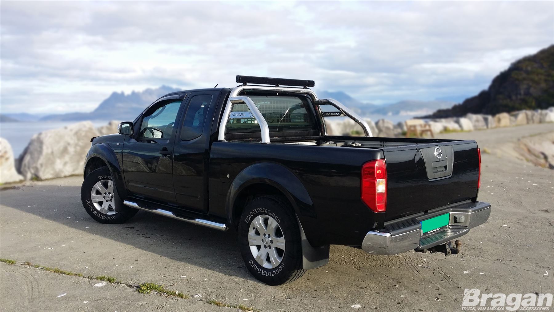 To Fit 2016+ Nissan Navara NP300 Stainless Steel Roll Bar + 39" LED