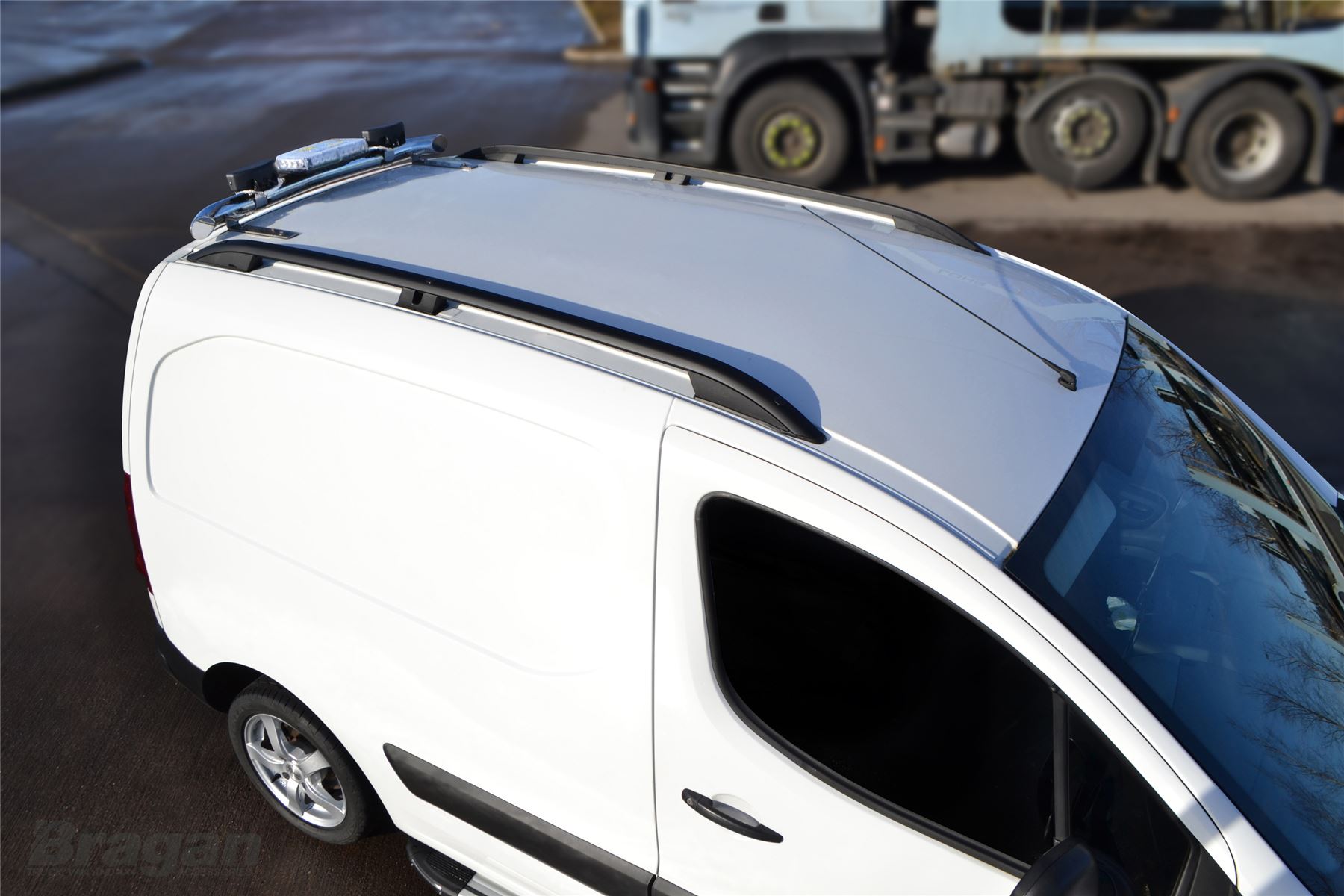 Roof Rails For Peugeot Partner Tepee 2008 2016 Aluminium Van Rack Bars BLACK eBay Roof Rails For Peugeot Partner Tepee 2008 2016 Aluminium Van Rack Bars BLACK eBay