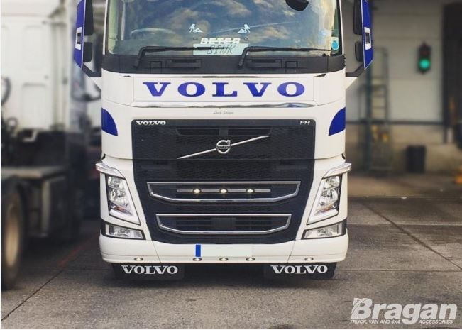 2 X NEW QUALITY RUBBER MUDFLAPS TO FIT Volvo V70 UNIVERSAL FIT