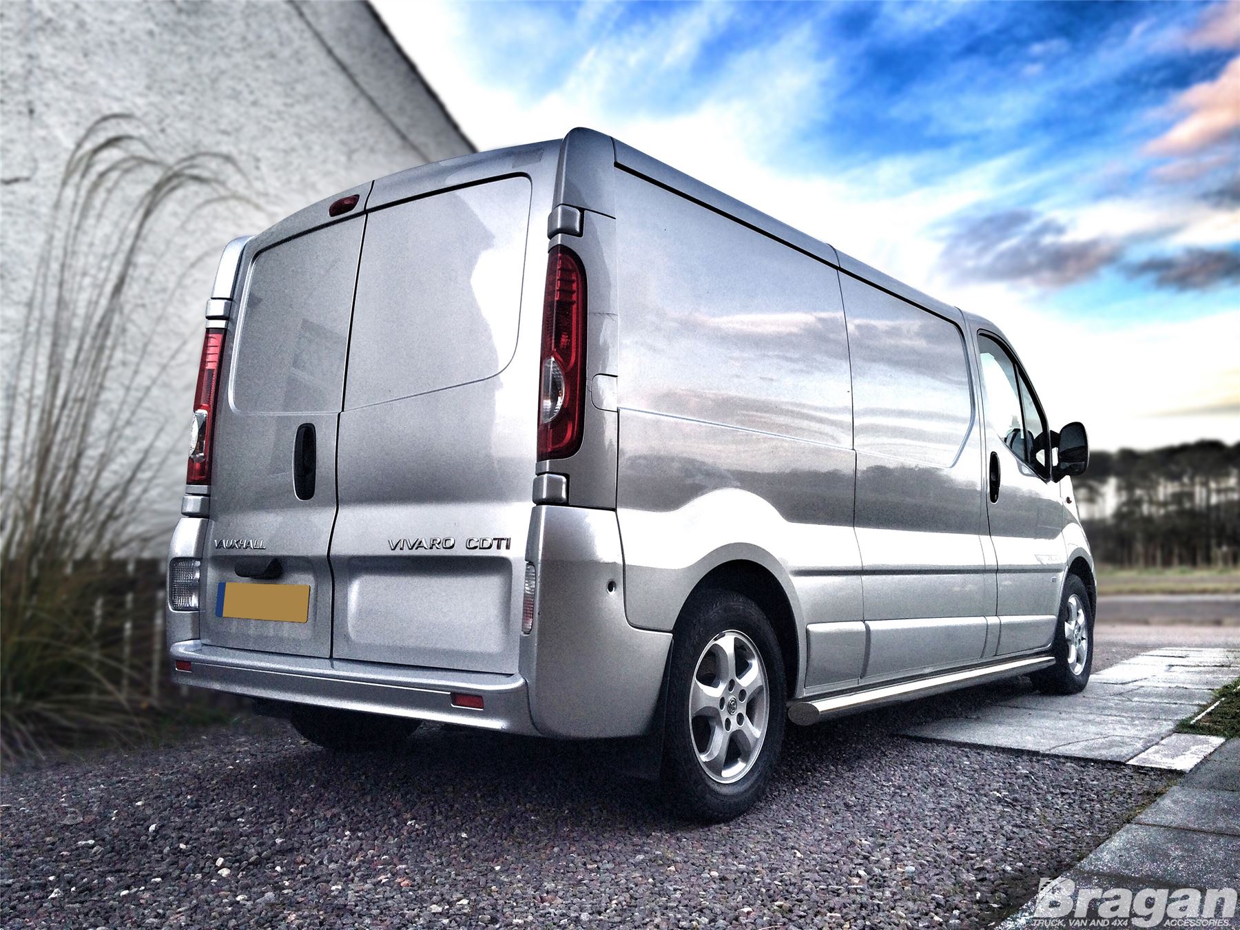To Fit 0214 Vauxhall Opel Vivaro SWB Side Bars Steps Running Boards