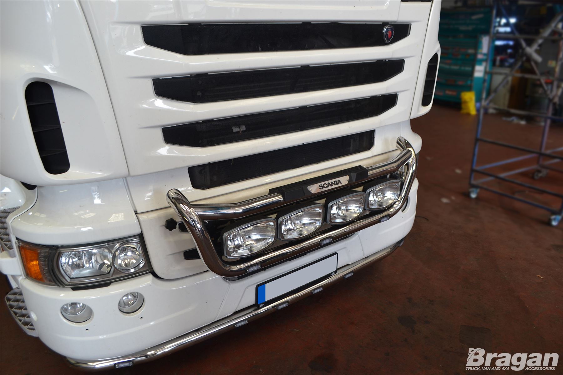 To Fit 09+ Scania P G R 6 Series Grill Light Bar C + Jumbo Spot + Step