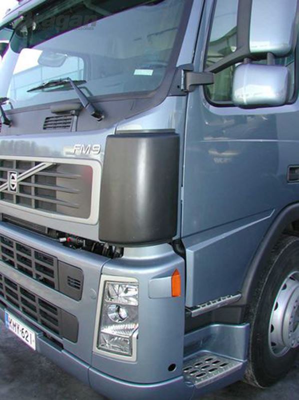 thumbnail image 2 of Bragan™ Front Dirt Deflector For Volvo FH4 Trucks (2013-2021) – UV-Proof 2 of 5