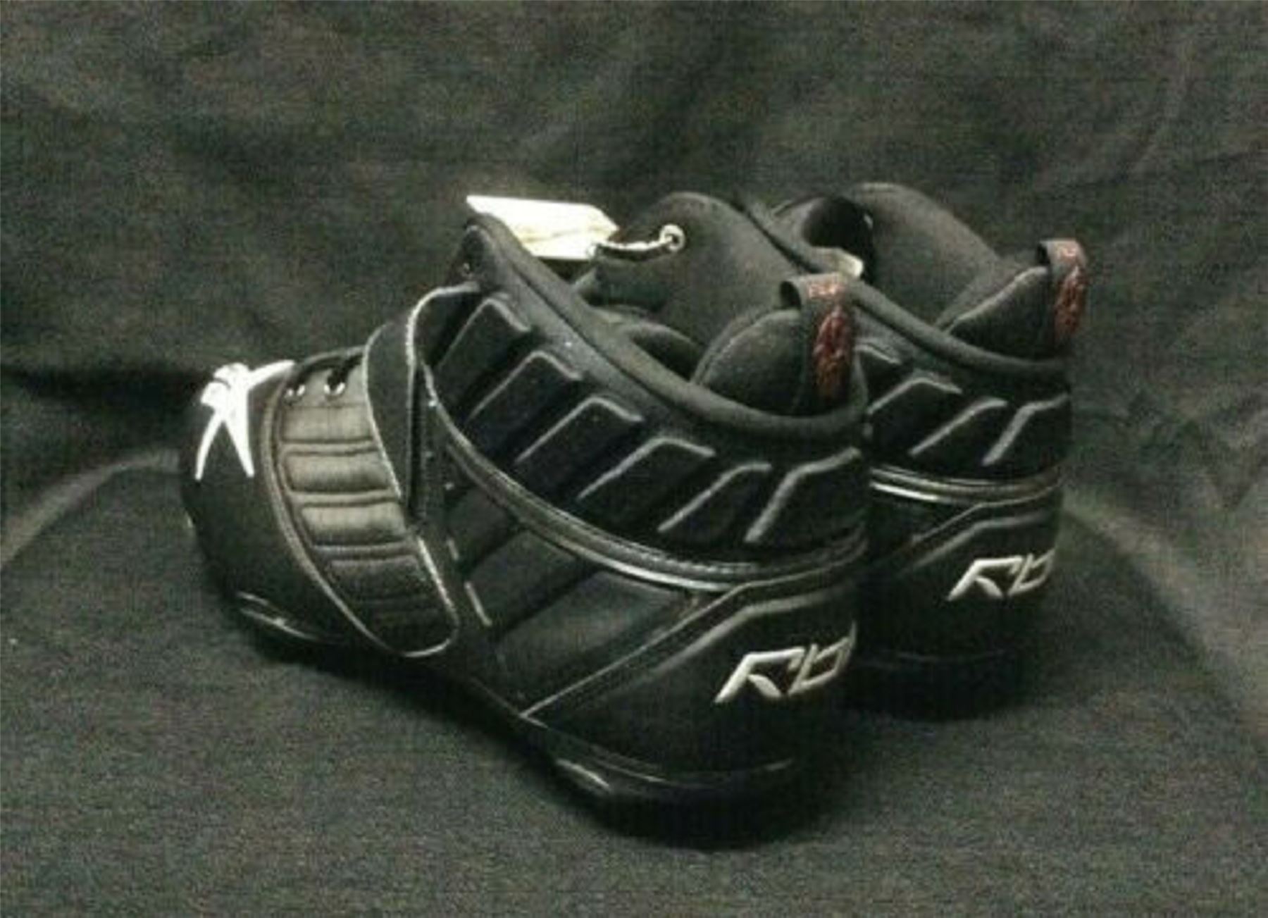 REEBOK MEN FOOTBALL TURF SHOE BULLDODGE MID SD2 BLACK