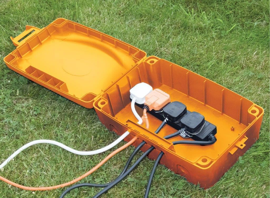 Aggiungere Presa Elettrica Da Scatola Di Derivazione