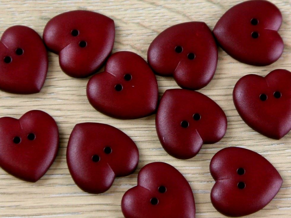 Dill Wine Plastic Heart Buttons (Value Pack)