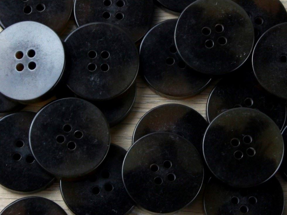 Crendon Brown Round Wood Effect Buttons (Value Pack)