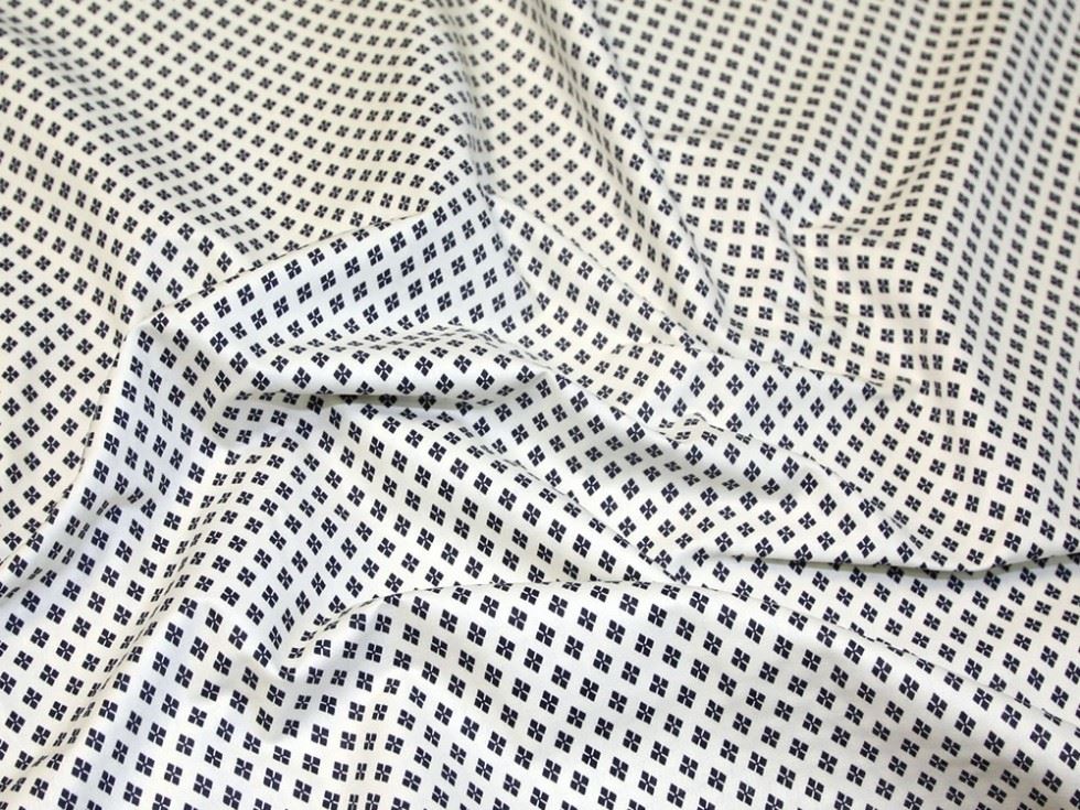 Camelot Fabrics 100% Cotton Poplin Fabric Navy on White