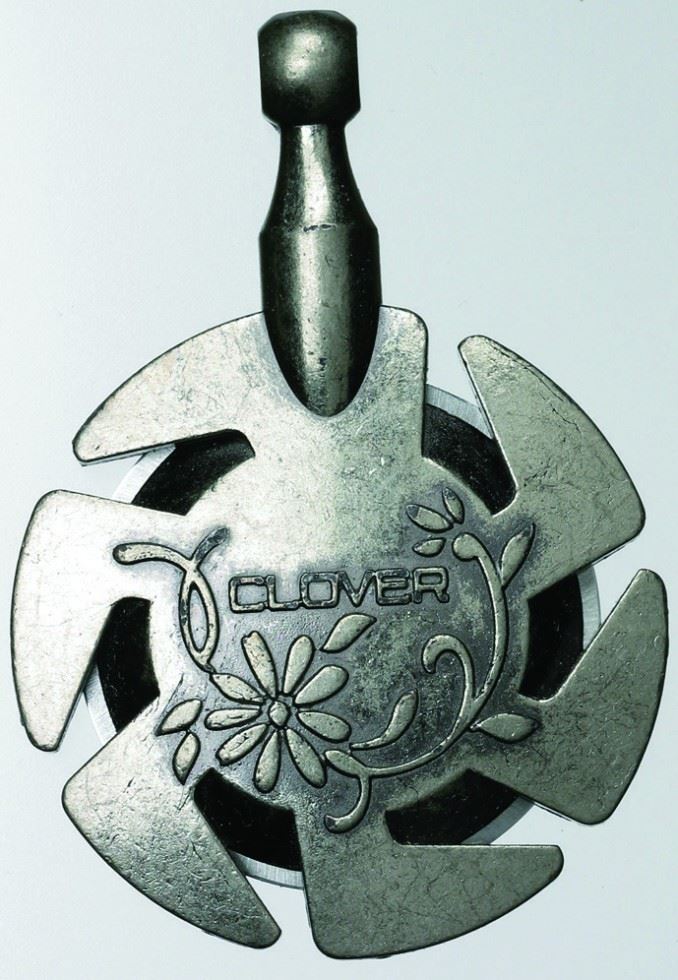 Image of Clover Thread Cutter Pendant Antique Silver