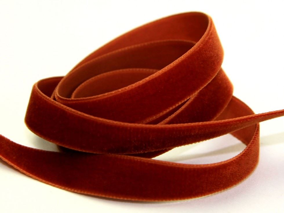 Berisfords 9415 Acajou Velvet Ribbon Mini Roll