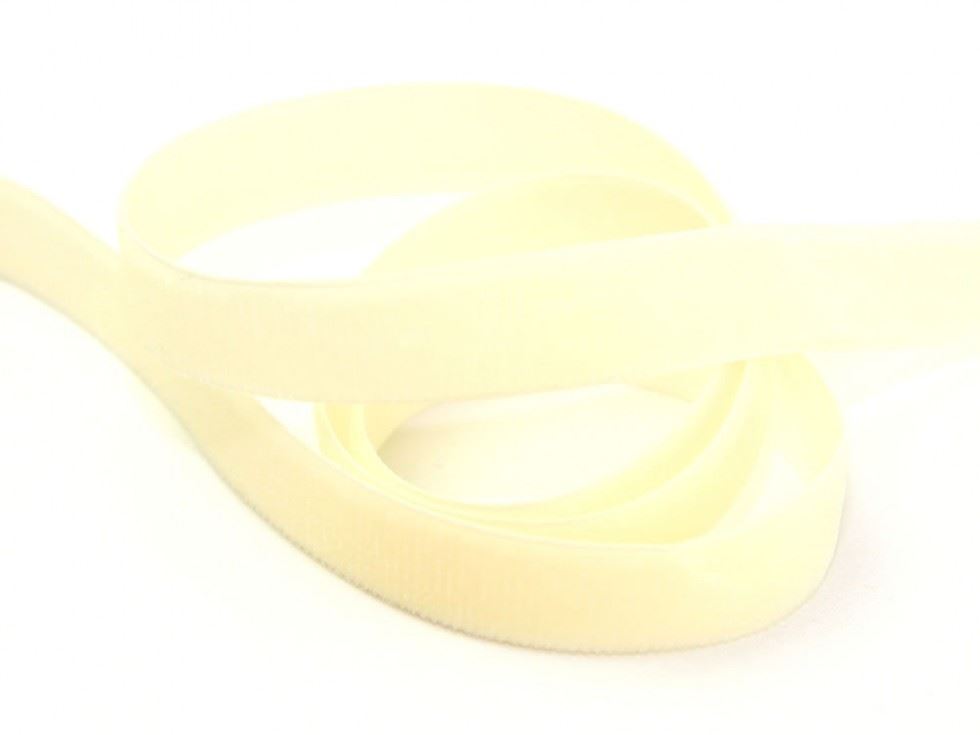 Berisfords Velvet Ribbon Mini Roll 9564 Eggshell
 