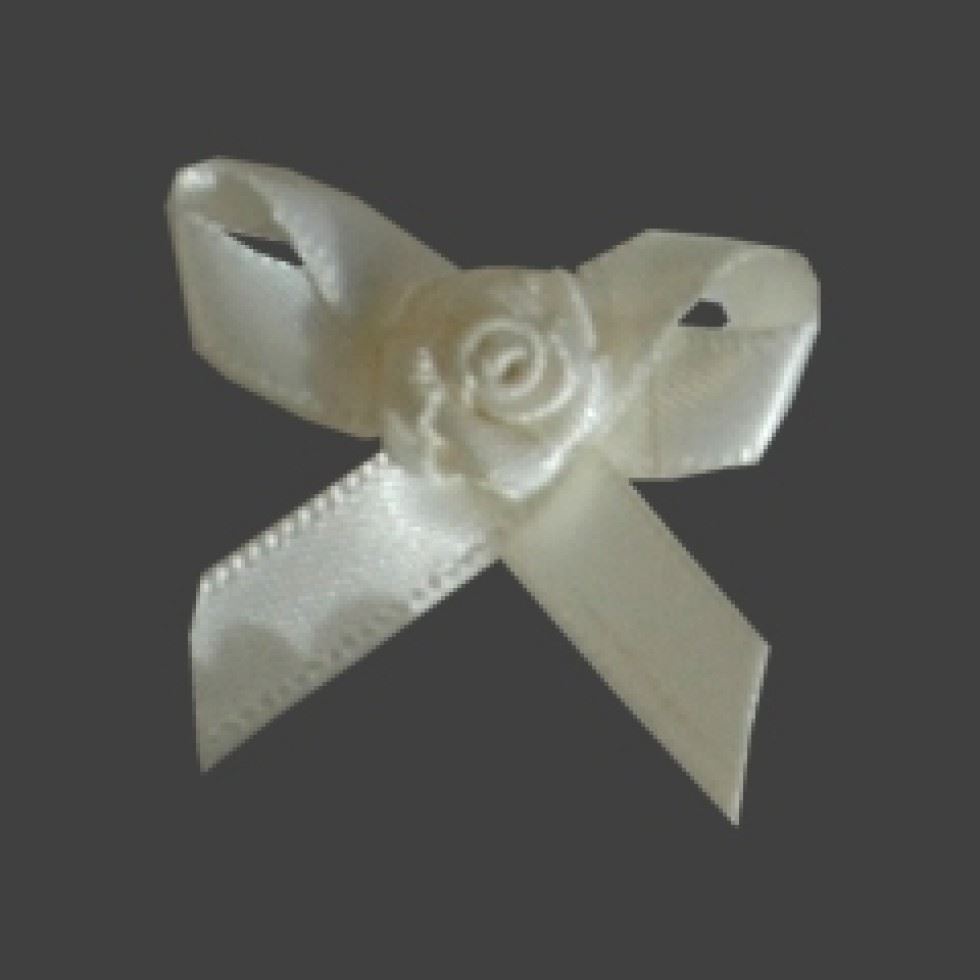 Berisfords 28 Antique White Ribbon Rose Centred Bows