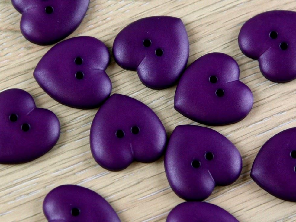 Dill Plum Plastic Heart Buttons (Value Pack)