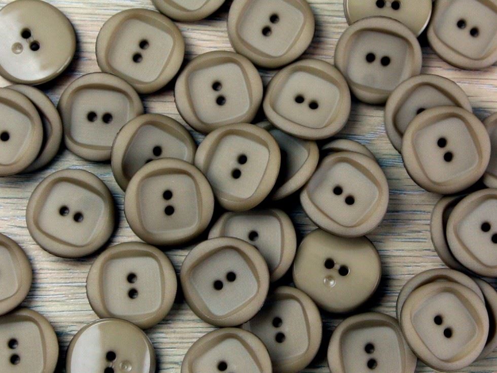 Trimits Brown Round Plastic Buttons (Value Pack)