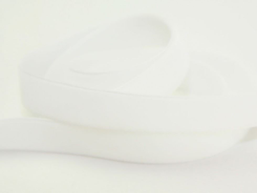 Berisfords 9401 White Velvet Ribbon Mini Roll