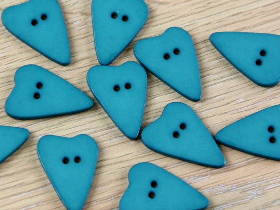 Dill Jade Heart Plastic Buttons (Value Pack)