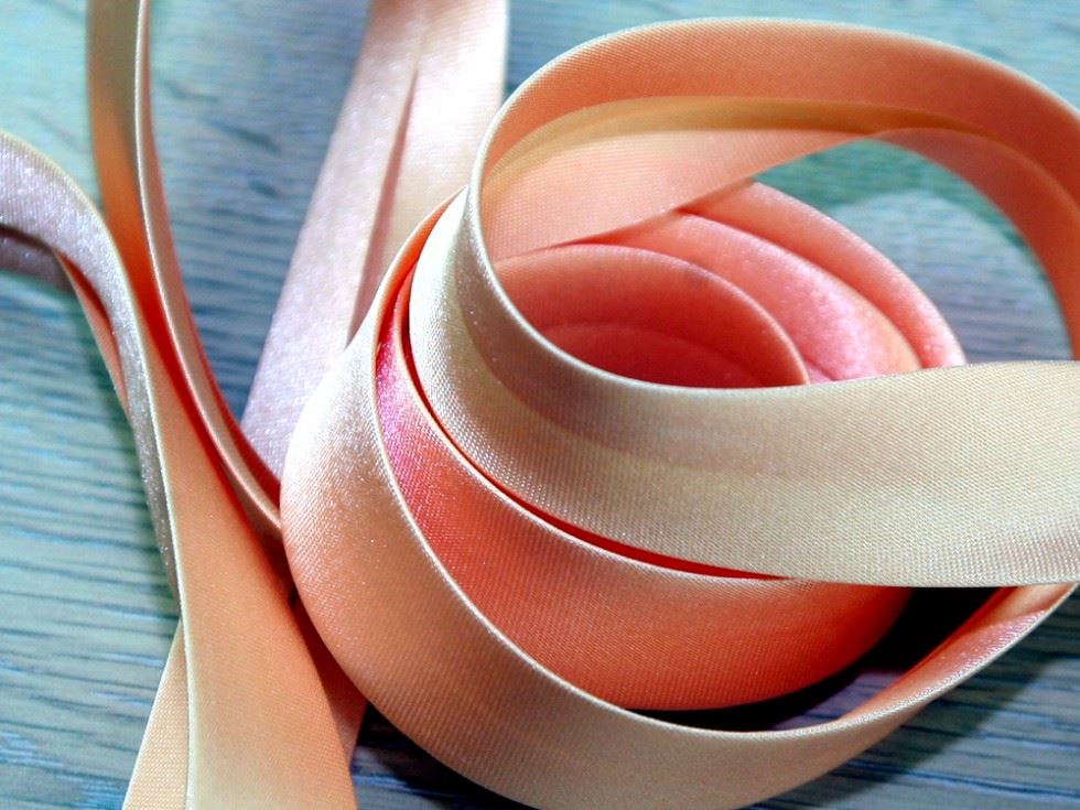 Prym Peach Gold Duchesse Satin Bias Binding Tape