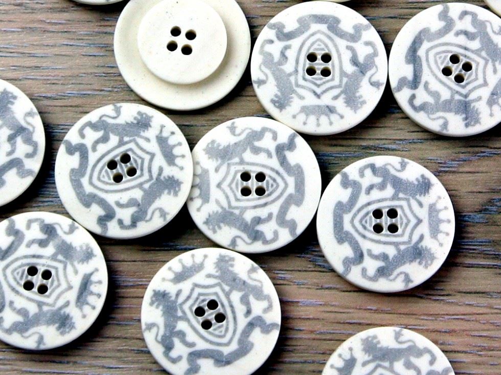 Crendon Round Royal Crest Buttons (Value Pack) Ivory & Beige
 