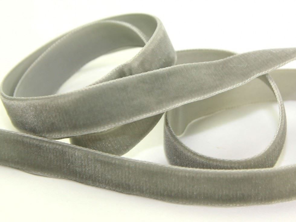 Berisfords 9433 Grey Velvet Ribbon Mini Roll
