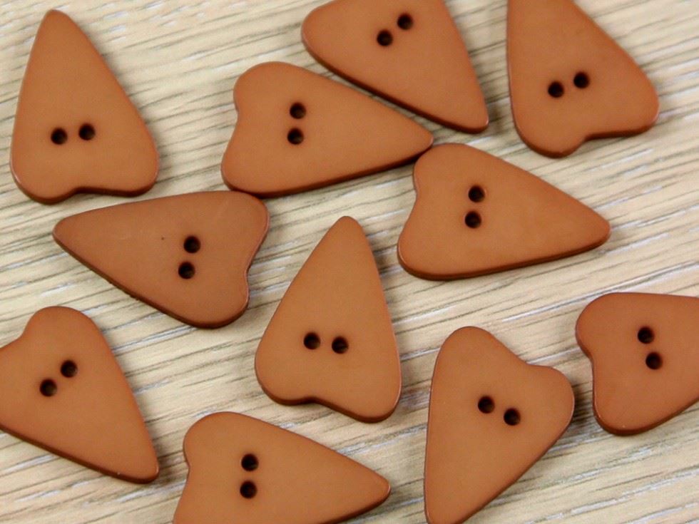 Dill Heart Plastic Buttons (Value Pack) Tan Brown
 