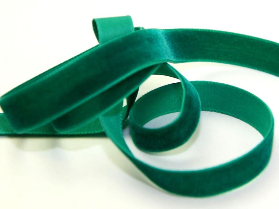 Berisfords 9456 Emerald Velvet Ribbon Mini Roll