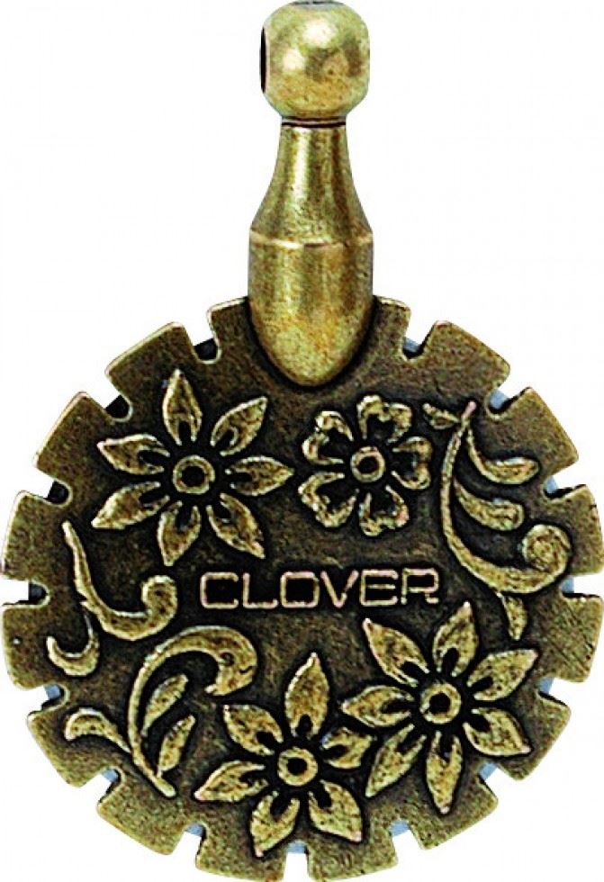 Clover Thread Cutter Pendant Antique Gold
 
