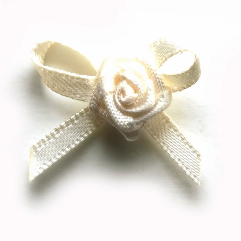 Berisfords 28 Antique White Ribbon Rose Centred Bows