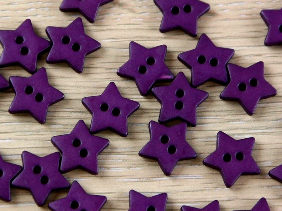 Dill Plum Star Plastic Buttons (Value Pack)